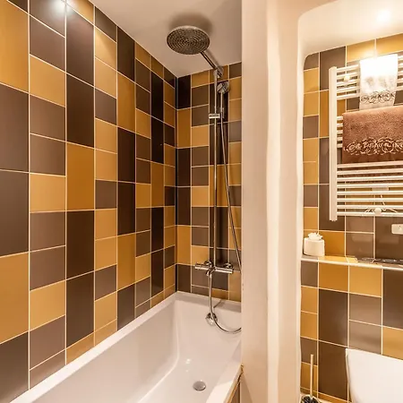 La Maison Les Peupliers 谷雪维尔