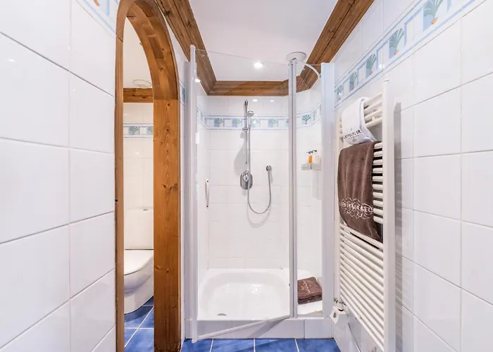 La Maison Les Peupliers Отель 4*